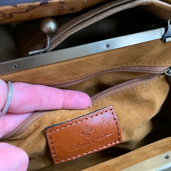 Authentic PATRICIA NASH LEATHER EMBOSSED GRAPE LEAF FRAME CROSB/CLUTCH/WALLET - Picture 7 of 16